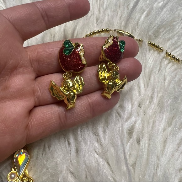 Disney Snow White jewelry set earrings and necklace NWOT - Picture 8 of 8